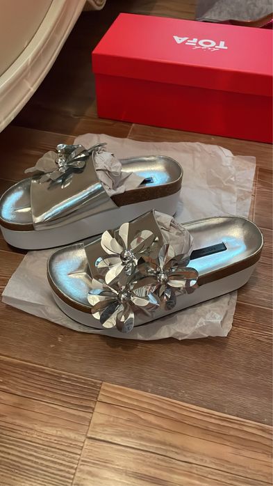 женская одежда и обувь