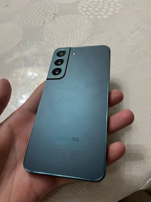 Смартфон Samsung S22