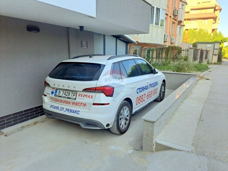 Дава се под наем Гараж / Паркомясто в Варна, Левски - 12 кв.м за 51 € - Снимка #2