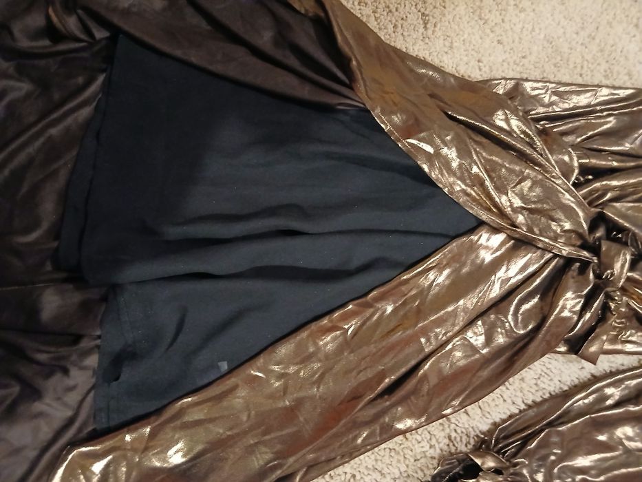 Кафява златиста рокля, номер 38, цена 25 лв.