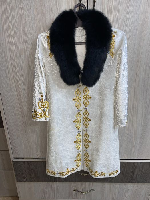 Продам костюмы