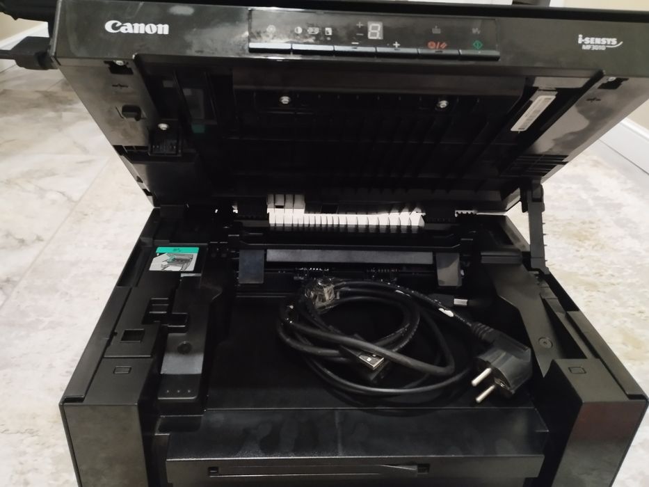 Продам МФУ canon mf3010
