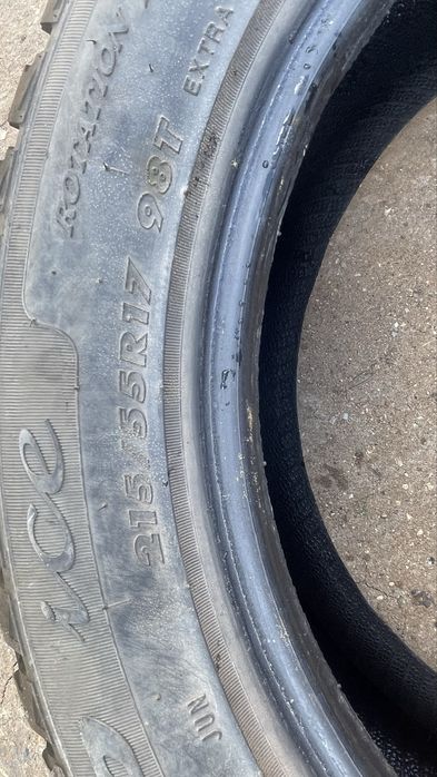 Продам комплект зимних шин 215/55р17