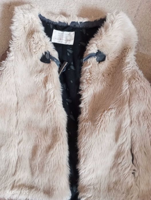 Два елека за момиченце актуални модели.