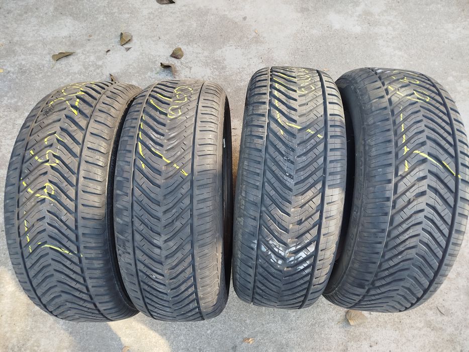 Vând anvelope 205/55/16  Taurus