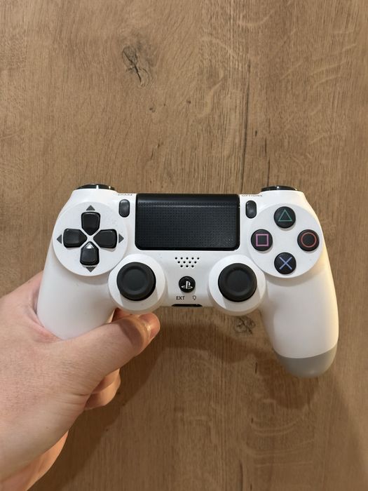 Геймпад Dual Shock 4