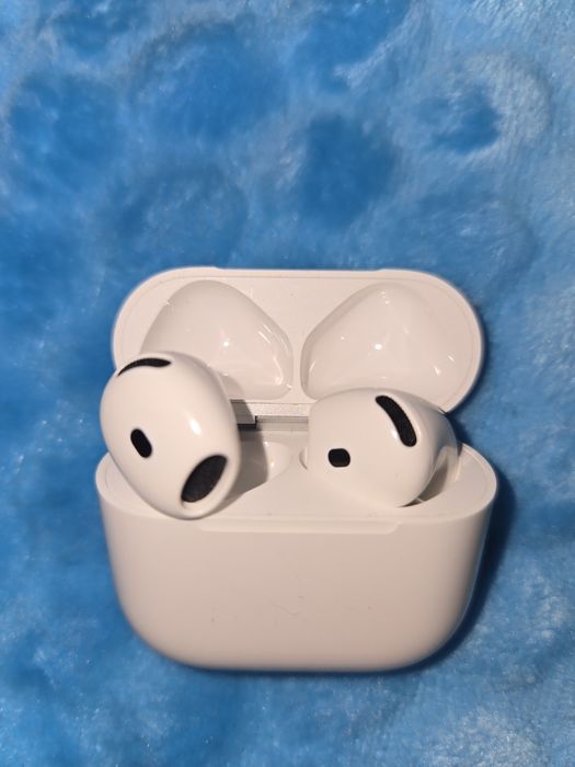 Безжични слушалки Apple - AirPods 4