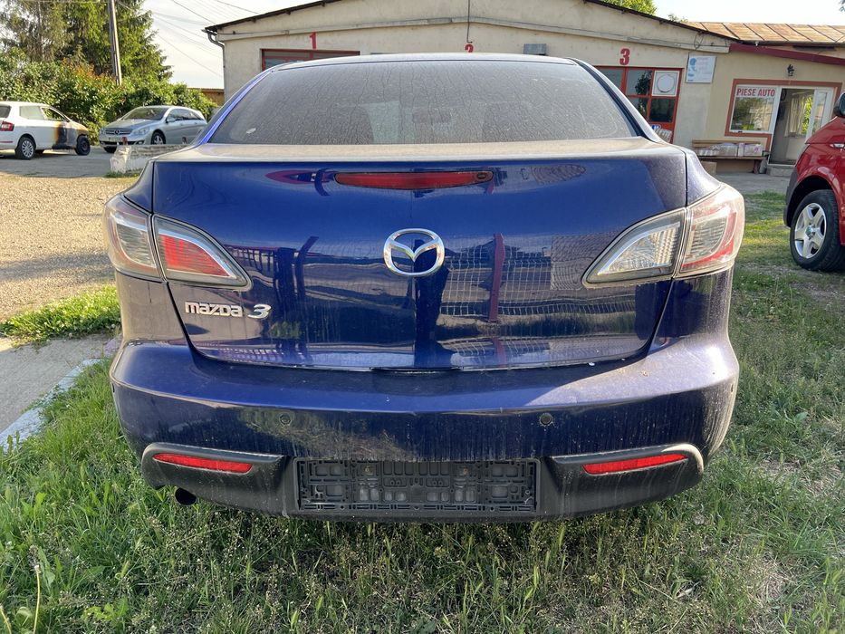 Dezmembrez Mazda 3 BL sedan limuzina 1,6 benzina Z6 2009-2013