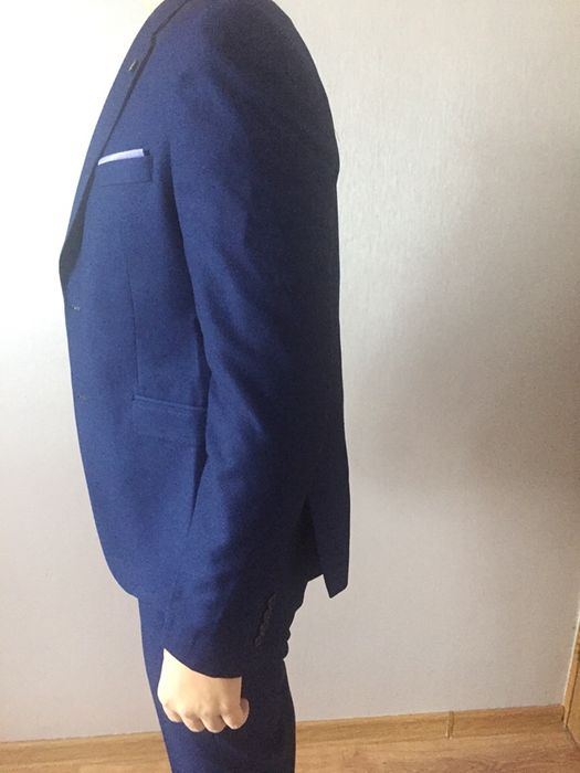 Продом костюм с брюками