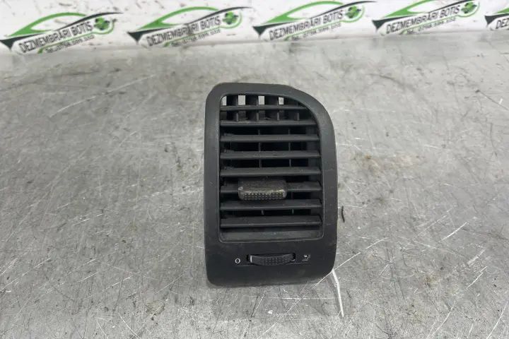 Grila ventilatie bord dreapta Volkswagen VW Polo 2000 1.0 MT (50 hp)