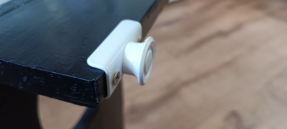 Подставка с мисками для собак