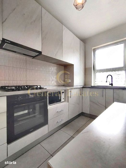 Vând apartament 2 camere Tractorul