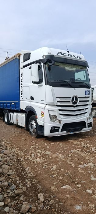 Mersedes BENS aktros