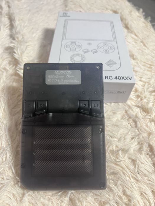 Продам Anbernic RG40XX V