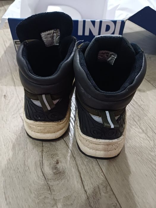 Продам детские ботинки