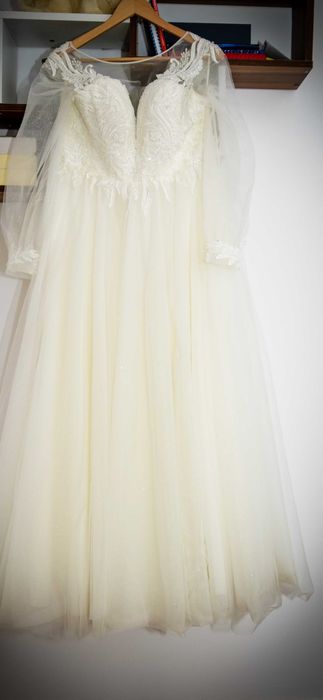 Vand rochie de mireasa superba colectia 2023