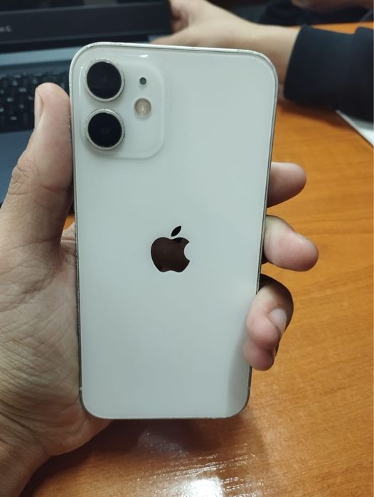 Обменаю айфон 12 мини