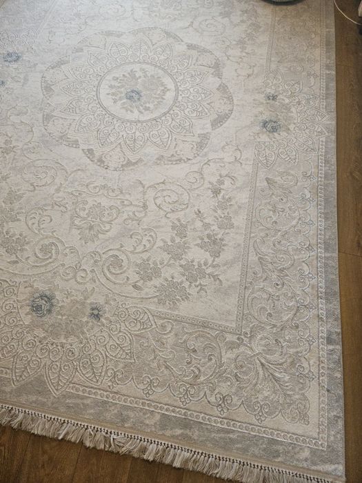 Продам шелковый ковер 2,5 × 3,5 м