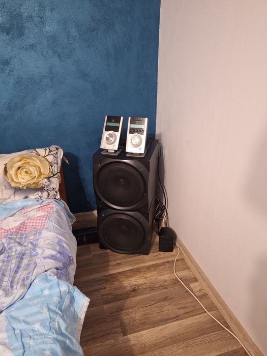 Doua Subwoofer logitech z5500