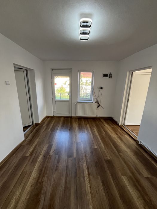 COMISION 0% / CASA ZARNESTI , TOHANUL VECHI / 3 CAMERE /BUCATARIE / BAIE / CAMARA / BECI /80 mp utili  /556mp teren in  Orasul Zarnesti, jud. Brasov