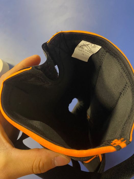 Наколенник ортопедический