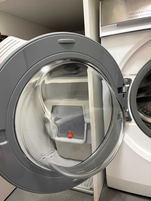 Masina de spalat AEG L7FEC48S