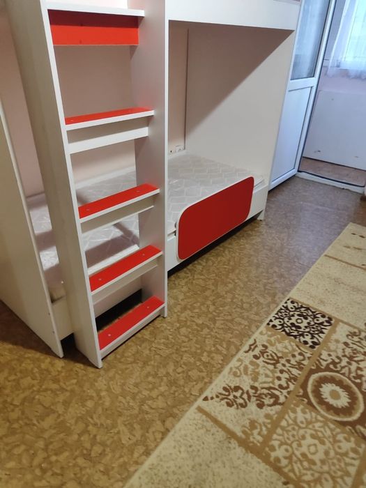 Двухъярусная кровать