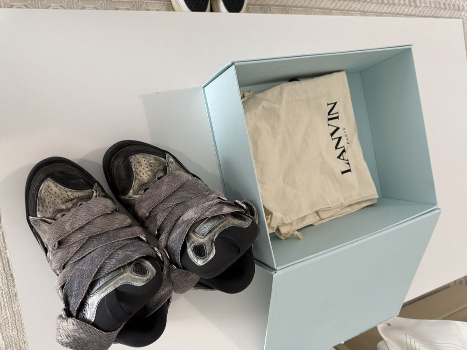 De vanzare LANVIN CURB