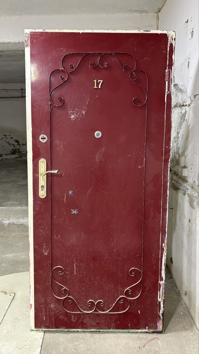 Металлическая входная дверь с коробкой