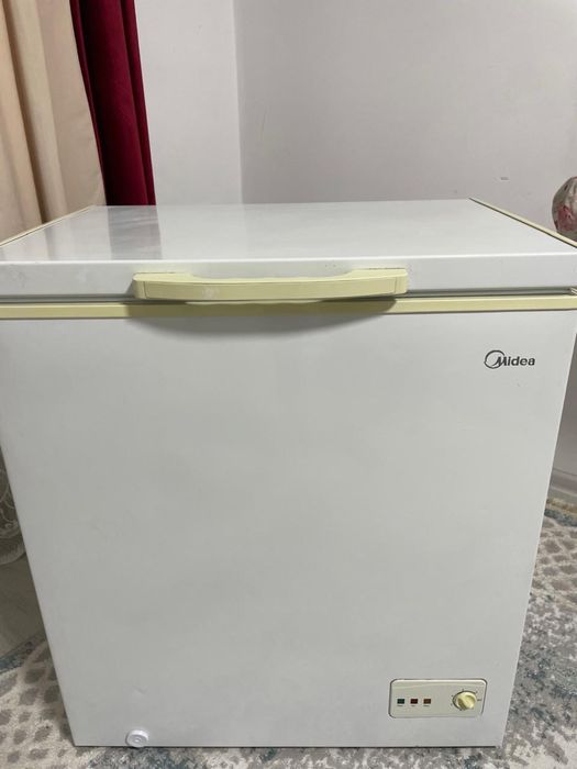 Продам морозильник Midea