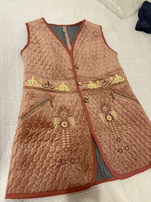 Продам  жилетку в казахском стиле камзол