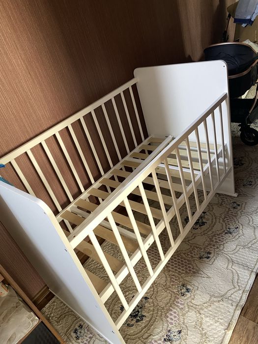 Детская кроватка для новорожденных