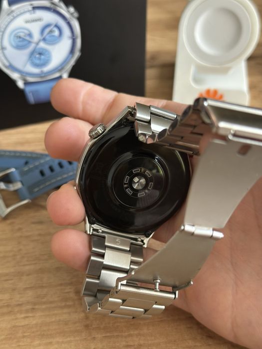 Huawei Watch GT 5 – Отличен като нов! Комплект с 2 каишки