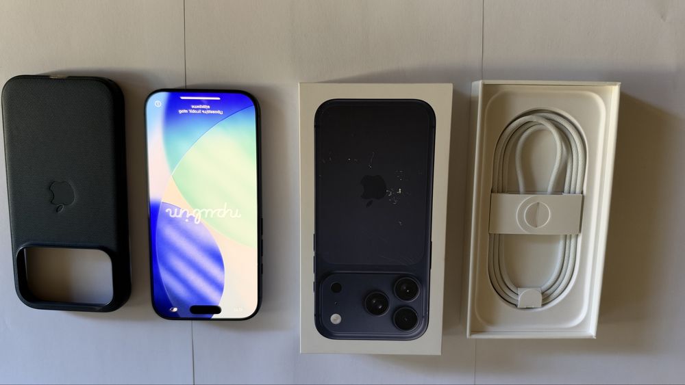 iPhone 17 Pro - 1 година