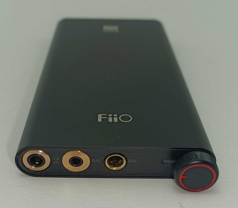 FiiO Q3 THX MQA DAC si amplificator de casti
