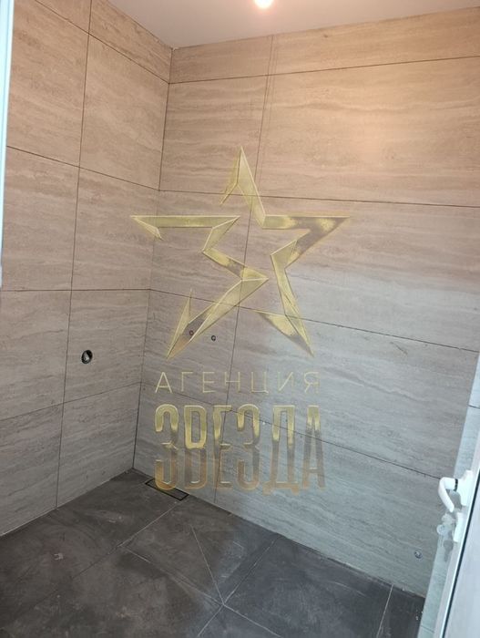 Тристаен с ПАРКОМЯСТО – Residential Park