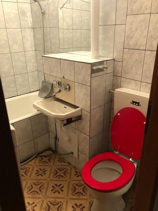 Închiriez garsoniera