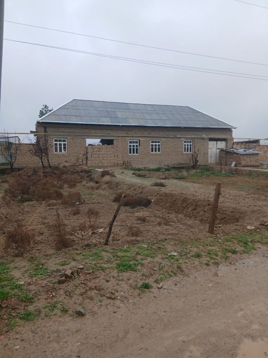 Uchaschtka 12 sotix 5 xona gaz sev svet hamma narsa utgan