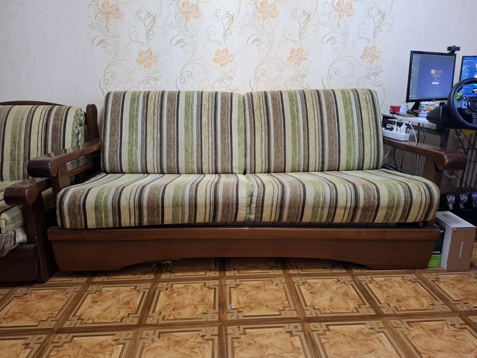 Продам комплект мебели