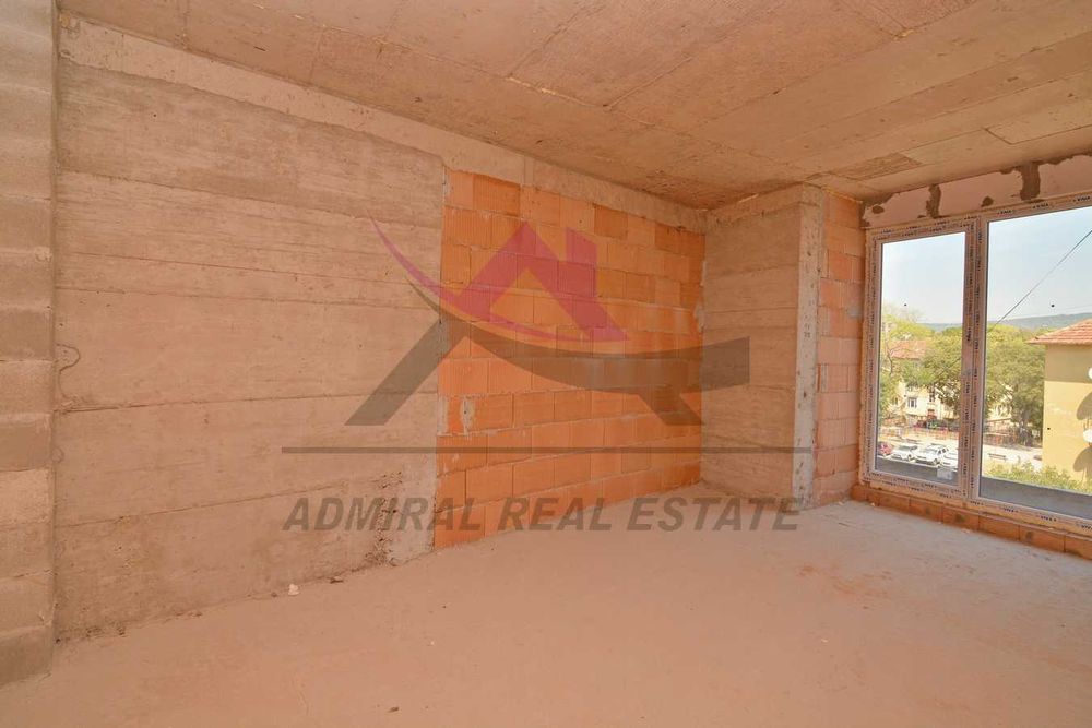 Продава се Тристаен апартамент в Варна, Колхозен пазар - 97 кв.м за 1825 €/кв.м - Снимка #1