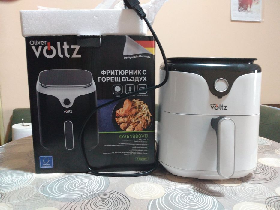 Чисто нов фритюрник с горещ въздух.