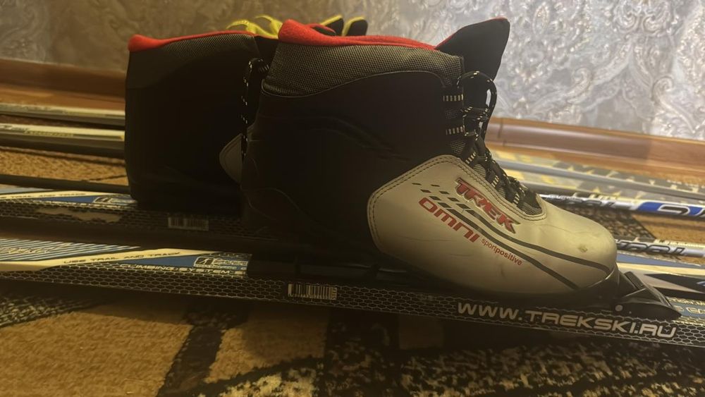 Лыжи ,ботинки 41,45 размеры