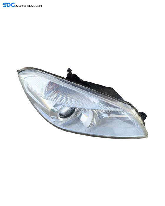 Far Dreapta cu Lupa FARA Xenon Skoda Fabia 2 Facelift FL 2010 - 2013 (Mici defecte imperfectiuni ureche reparata) [LS0397]