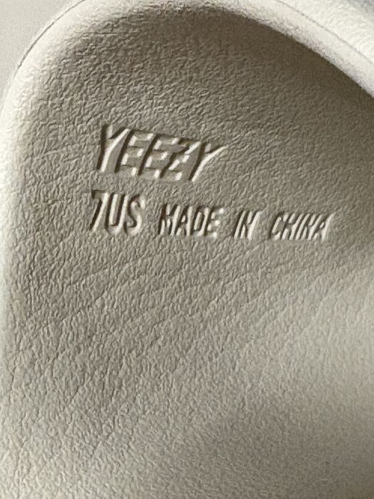Yeezy slide “Bone”