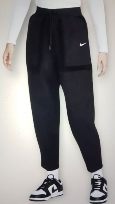 Дамско долнище Nike Essential Woven XS