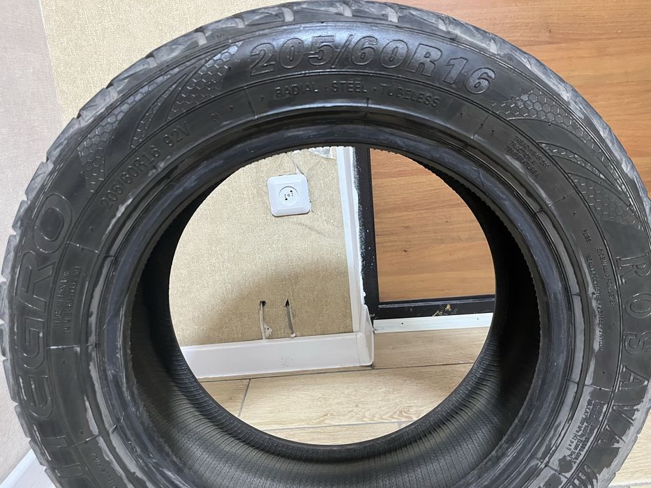 Продаётся комплект шин 16 размер