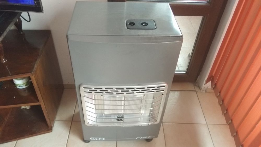 Продавам газова. Печка отоплителна печка