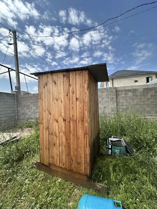 Бу уличный туалет