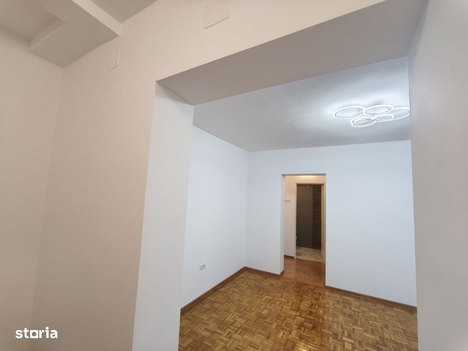 Apartament recent renovat, Tomis 2, impecabil, ideal investitie — fotografia 3