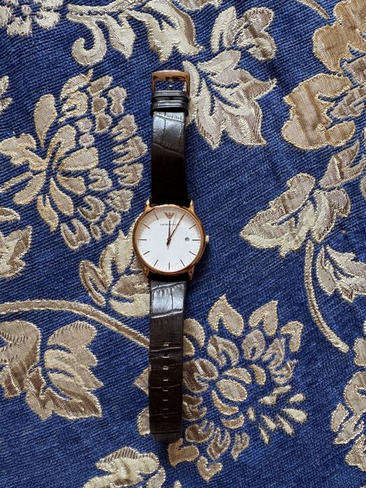 Наручные часы от Armani